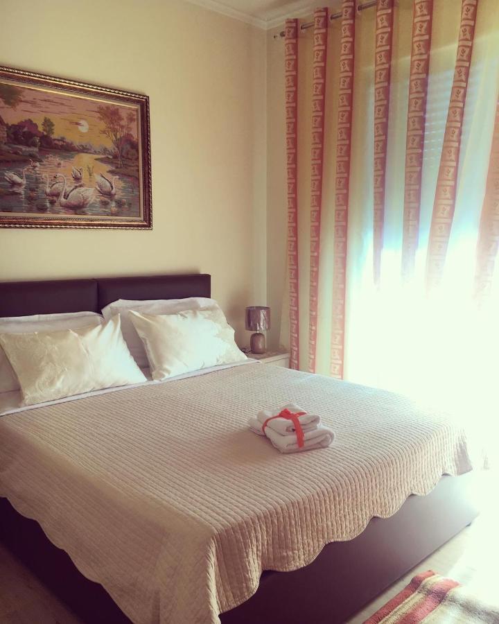 VlorëComfy Apartamentアパートメント エクステリア 写真