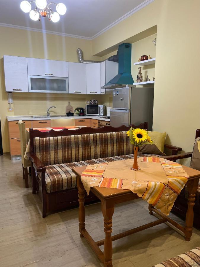 VlorëComfy Apartamentアパートメント エクステリア 写真